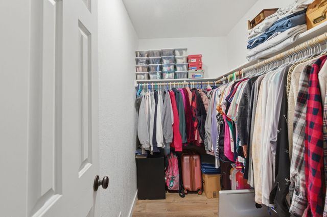 190 Spring Oak Way, Merlin, OR 97532