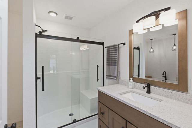 190 Spring Oak Way, Merlin, OR 97532