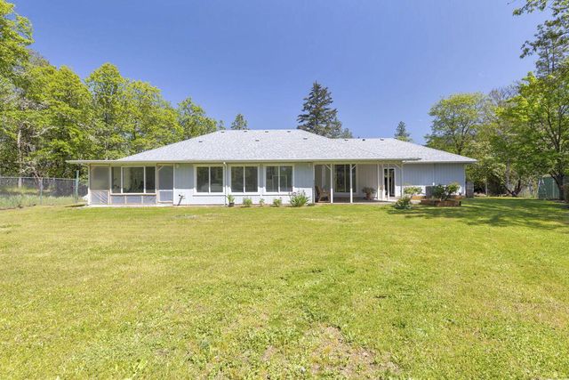 190 Spring Oak Way, Merlin, OR 97532