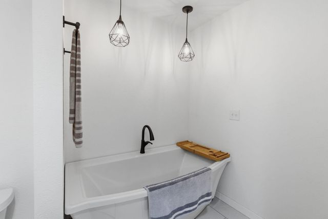 190 Spring Oak Way, Merlin, OR 97532