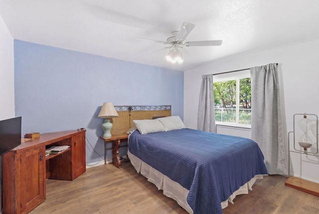 190 Spring Oak Way, Merlin, OR 97532