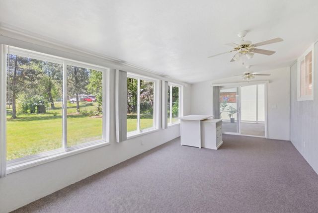 190 Spring Oak Way, Merlin, OR 97532