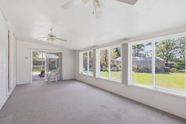 190 Spring Oak Way, Merlin, OR 97532