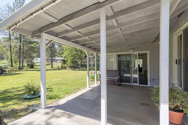 190 Spring Oak Way, Merlin, OR 97532