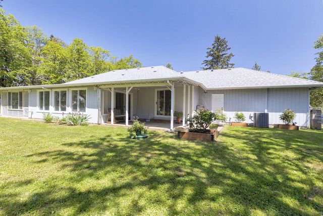 190 Spring Oak Way, Merlin, OR 97532