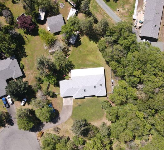 190 Spring Oak Way, Merlin, OR 97532