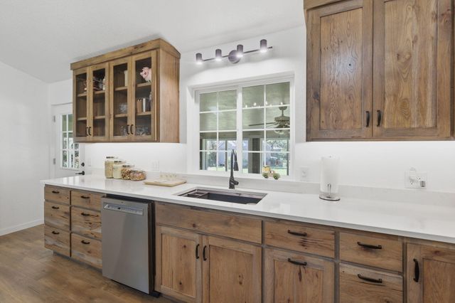 190 Spring Oak Way, Merlin, OR 97532