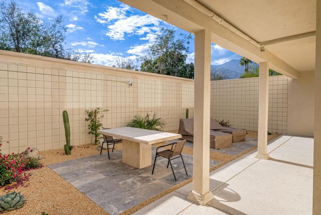 449 Desert Lakes Drive, Palm Springs, CA 92264