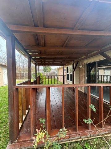 2908 Sandpiper Drive, Baytown, TX 77521