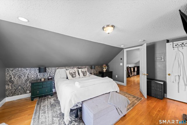 33 Chester Drive, Manchester, CT 06040