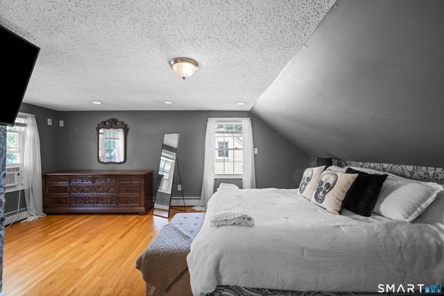 33 Chester Drive, Manchester, CT 06040