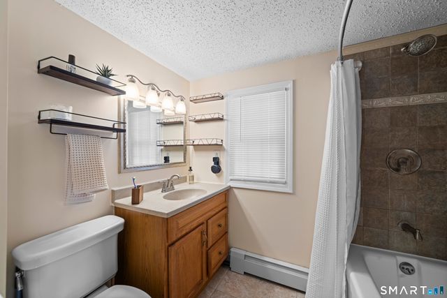 33 Chester Drive, Manchester, CT 06040