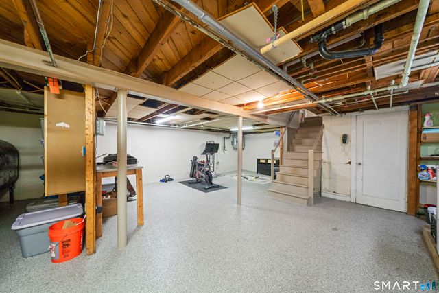 33 Chester Drive, Manchester, CT 06040