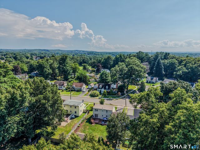 33 Chester Drive, Manchester, CT 06040