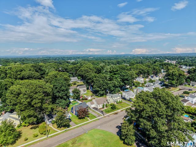 33 Chester Drive, Manchester, CT 06040