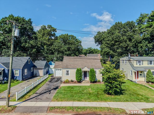 33 Chester Drive, Manchester, CT 06040