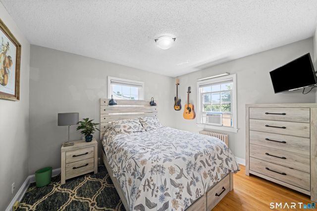 33 Chester Drive, Manchester, CT 06040