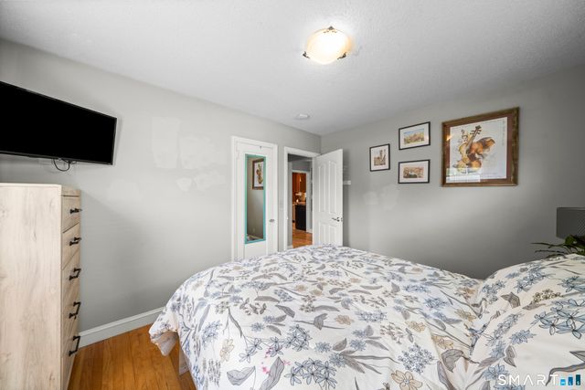 33 Chester Drive, Manchester, CT 06040