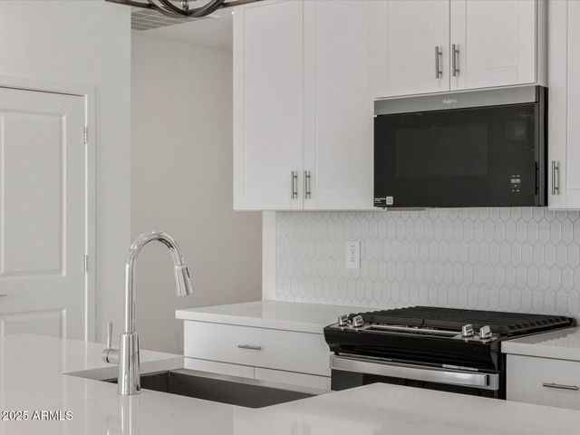 15900 W COTTONTAIL Lane, Surprise, AZ 85387