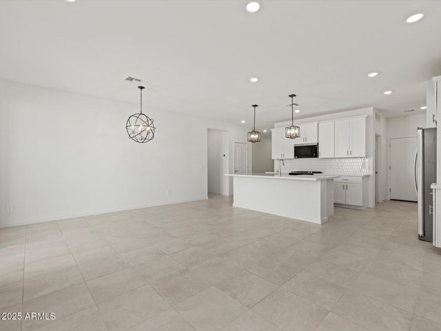 15900 W COTTONTAIL Lane, Surprise, AZ 85387