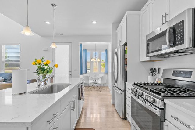 10499 S LIV WAY, South Jordan, UT 84009