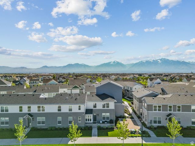 10499 S LIV WAY, South Jordan, UT 84009