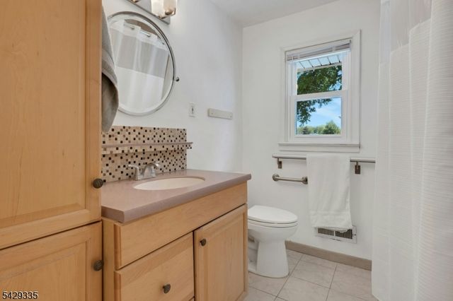 15 Maxine Dr, Morris Twp., NJ 07960
