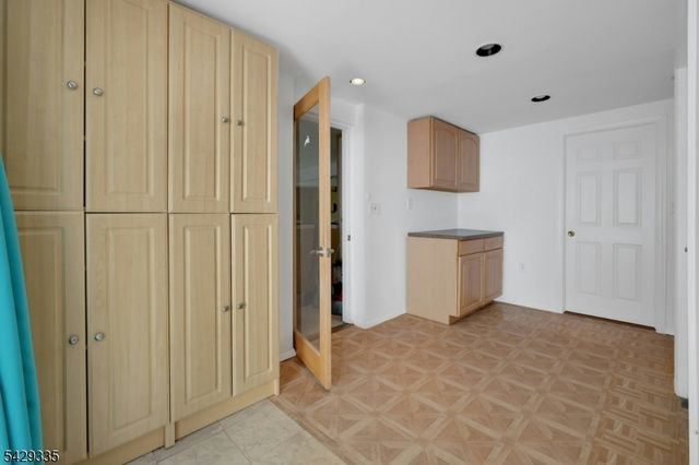 15 Maxine Dr, Morris Twp., NJ 07960