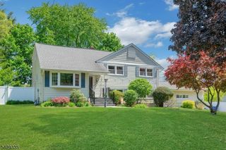 15 Maxine Dr, Morris Twp., NJ 07960