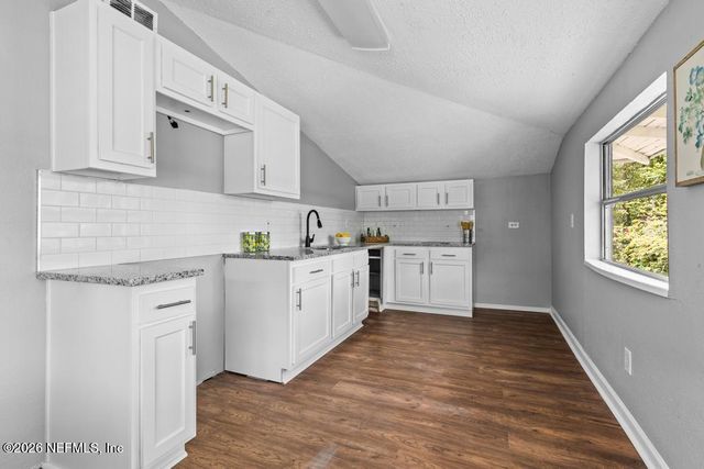 2770 COLLEGE Street B, Jacksonville, FL 32205