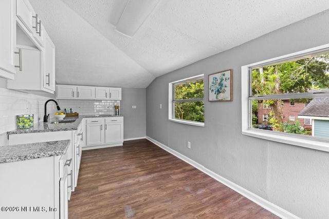 2770 COLLEGE Street B, Jacksonville, FL 32205