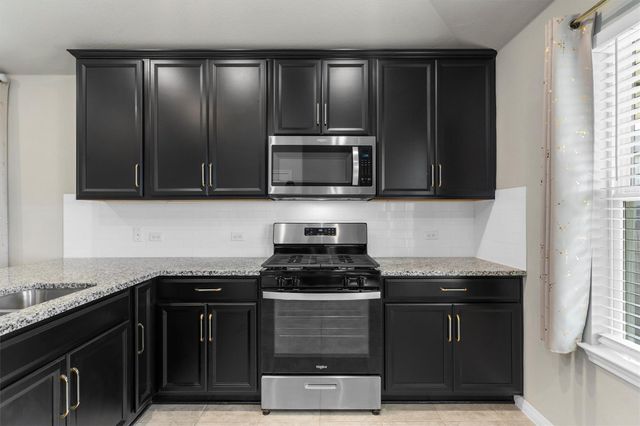 213 Wild Spur LN, Liberty Hill, TX 78642