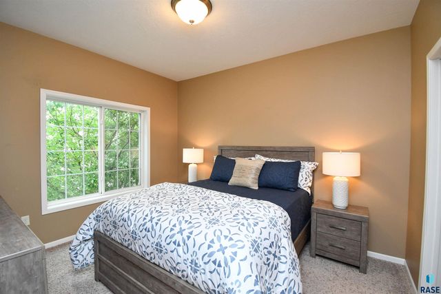 7446 S Louise Ave Apt 206, Sioux Falls, SD 57108