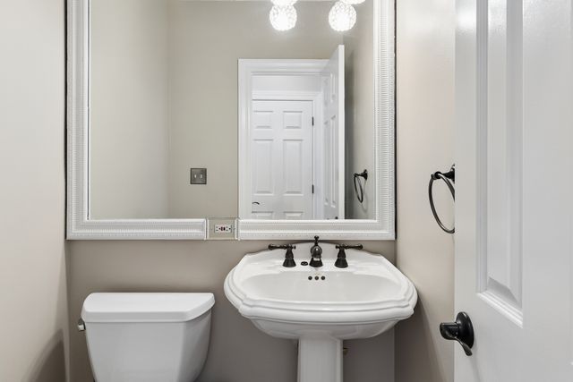 2321 Courtland Court, Aurora, IL 60502