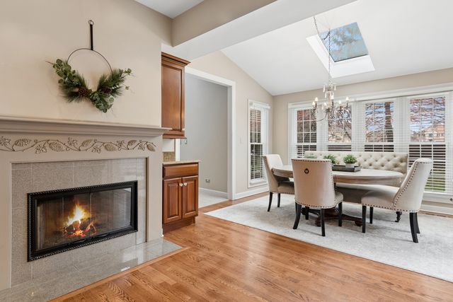 2321 Courtland Court, Aurora, IL 60502