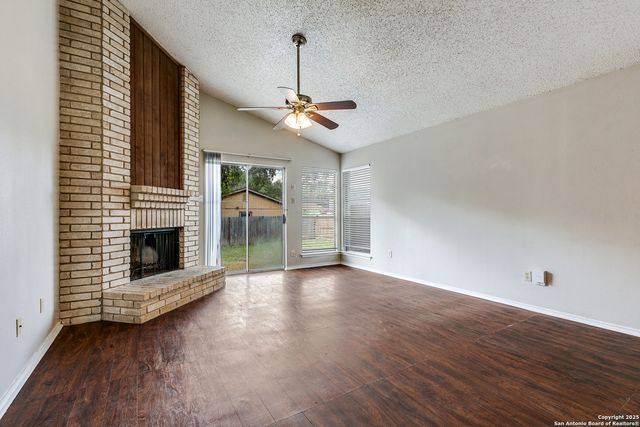 7255 Webbwood, San Antonio, TX 78250