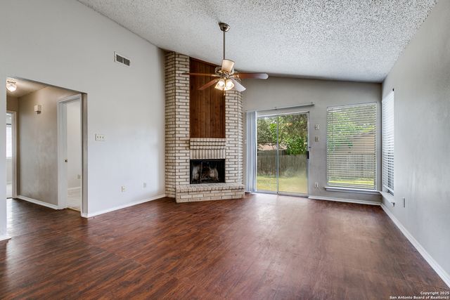 7255 Webbwood, San Antonio, TX 78250