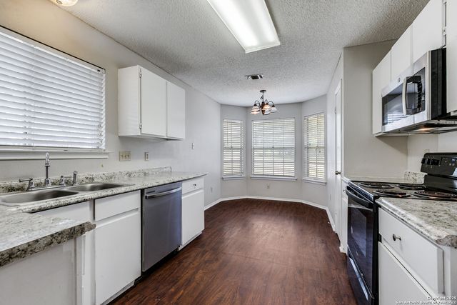 7255 Webbwood, San Antonio, TX 78250