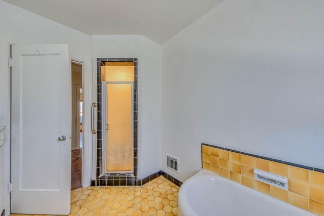 219 Pine Street, Salinas, CA 93901