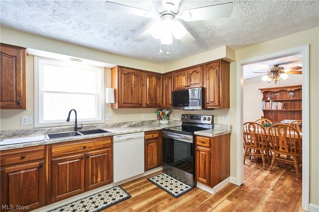 300 Manhattan Pky, Painesville, OH 44077