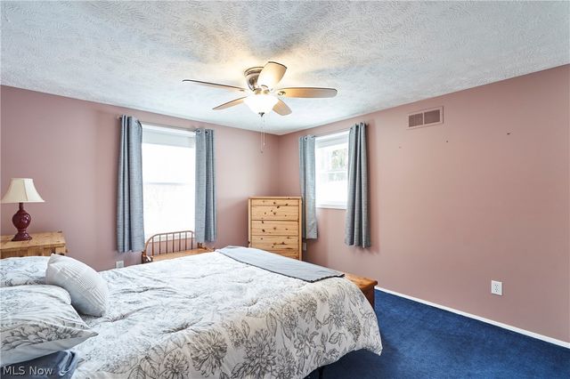 300 Manhattan Pky, Painesville, OH 44077