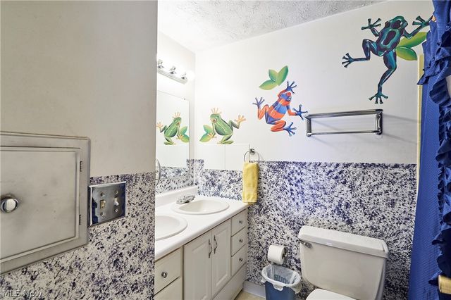 300 Manhattan Pky, Painesville, OH 44077