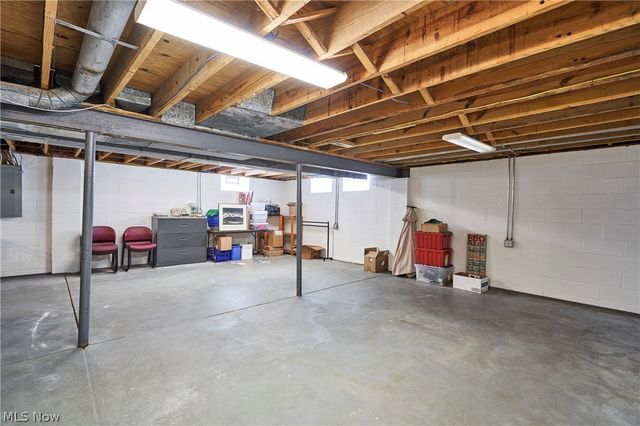 300 Manhattan Pky, Painesville, OH 44077