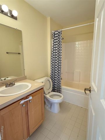 2823 Barclay Way, Ann Arbor, MI 48105