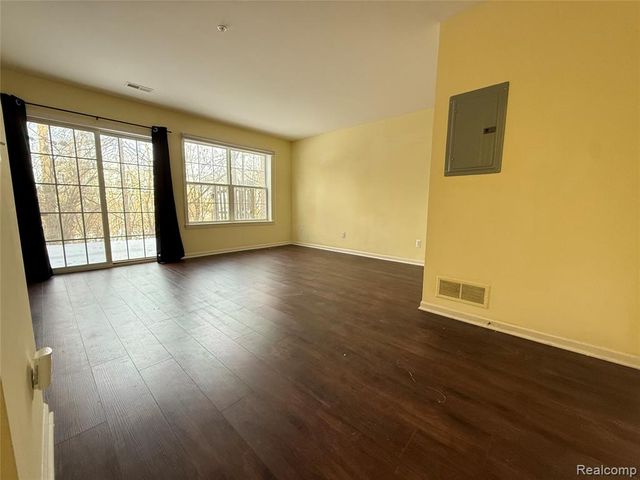 2823 Barclay Way, Ann Arbor, MI 48105