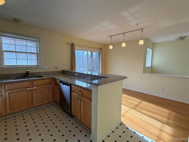 2823 Barclay Way, Ann Arbor, MI 48105