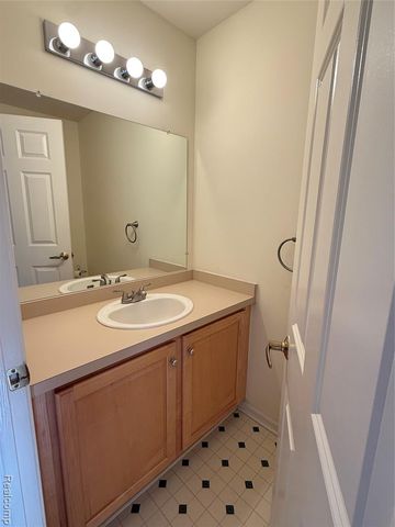 2823 Barclay Way, Ann Arbor, MI 48105