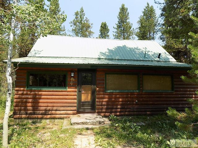 3735 Riverside Drive, Island Park, ID 83429