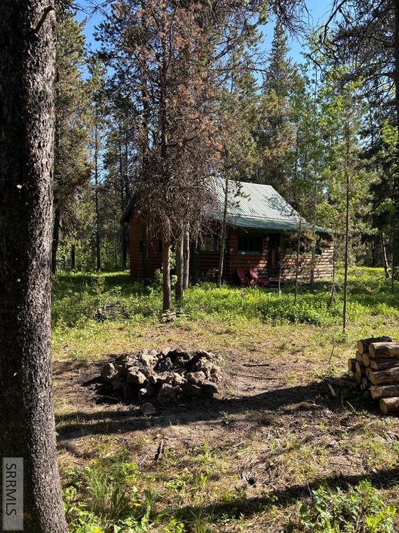 Image 20 of property listing at 3735 Riverside Drive, Island Park, ID 83429