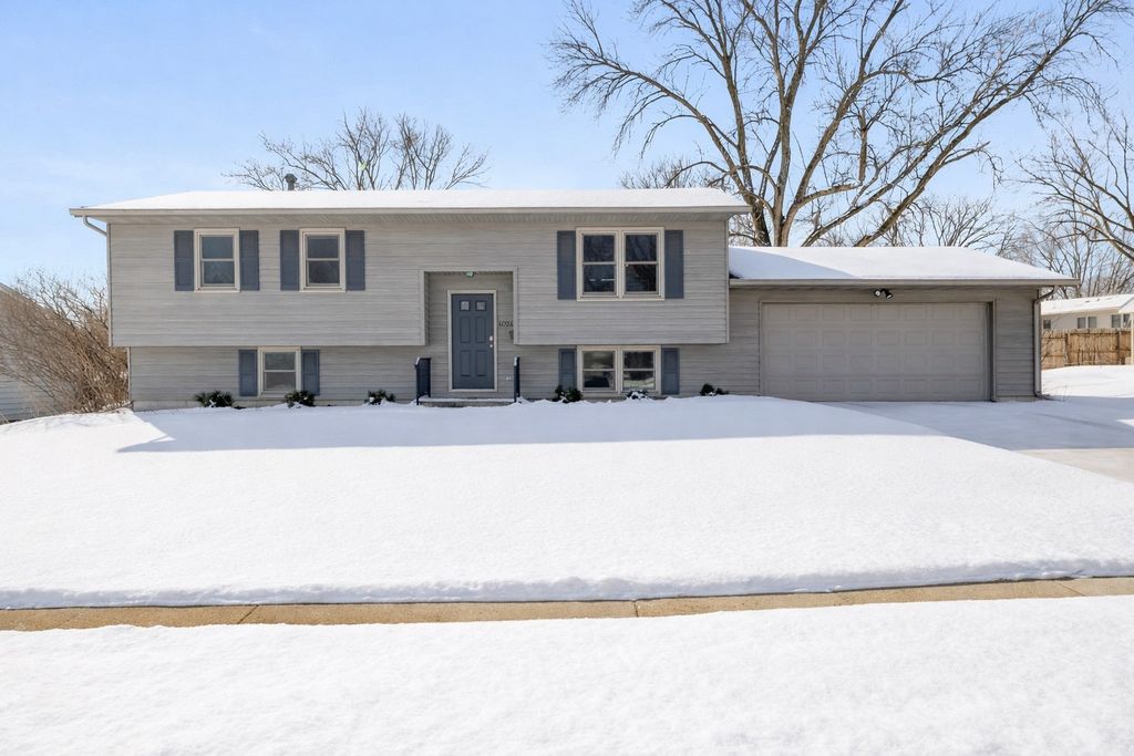 4024 Ross Road, Ames, IA 50014